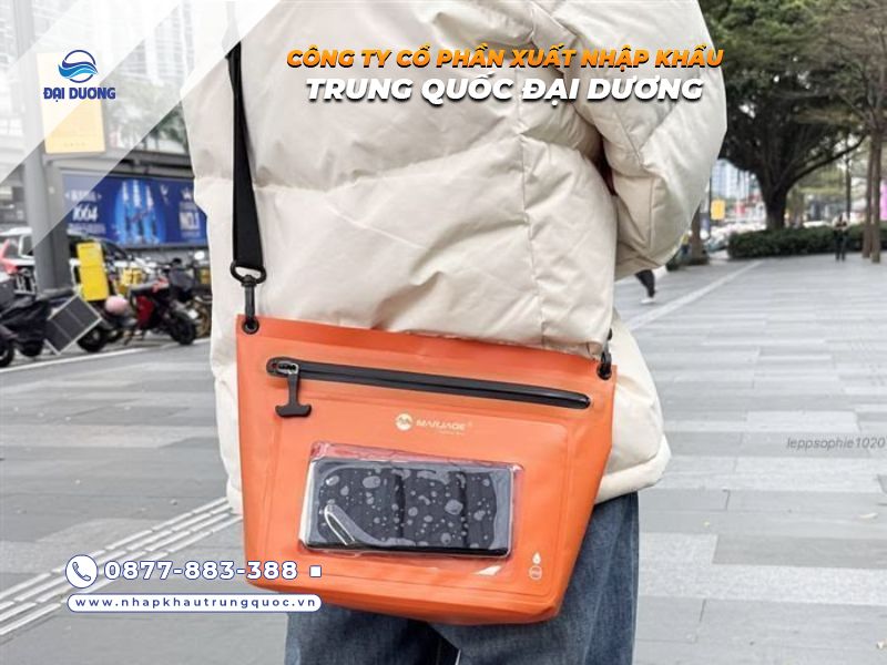 Xu hướng dùng túi chống nước khi đi du lịch từ Trung Quốc 